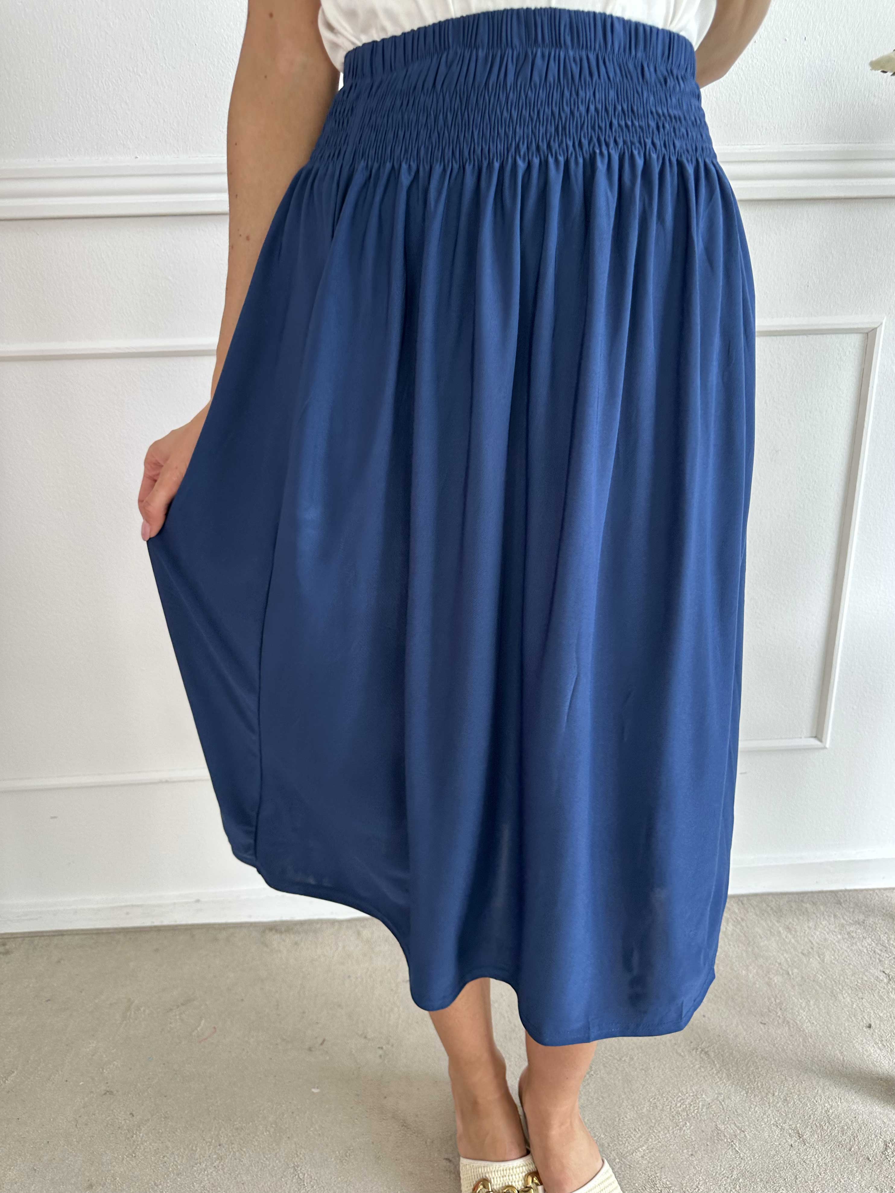 Pams Plain Midi Skirt - Nederdel i stretchy stof med lommer